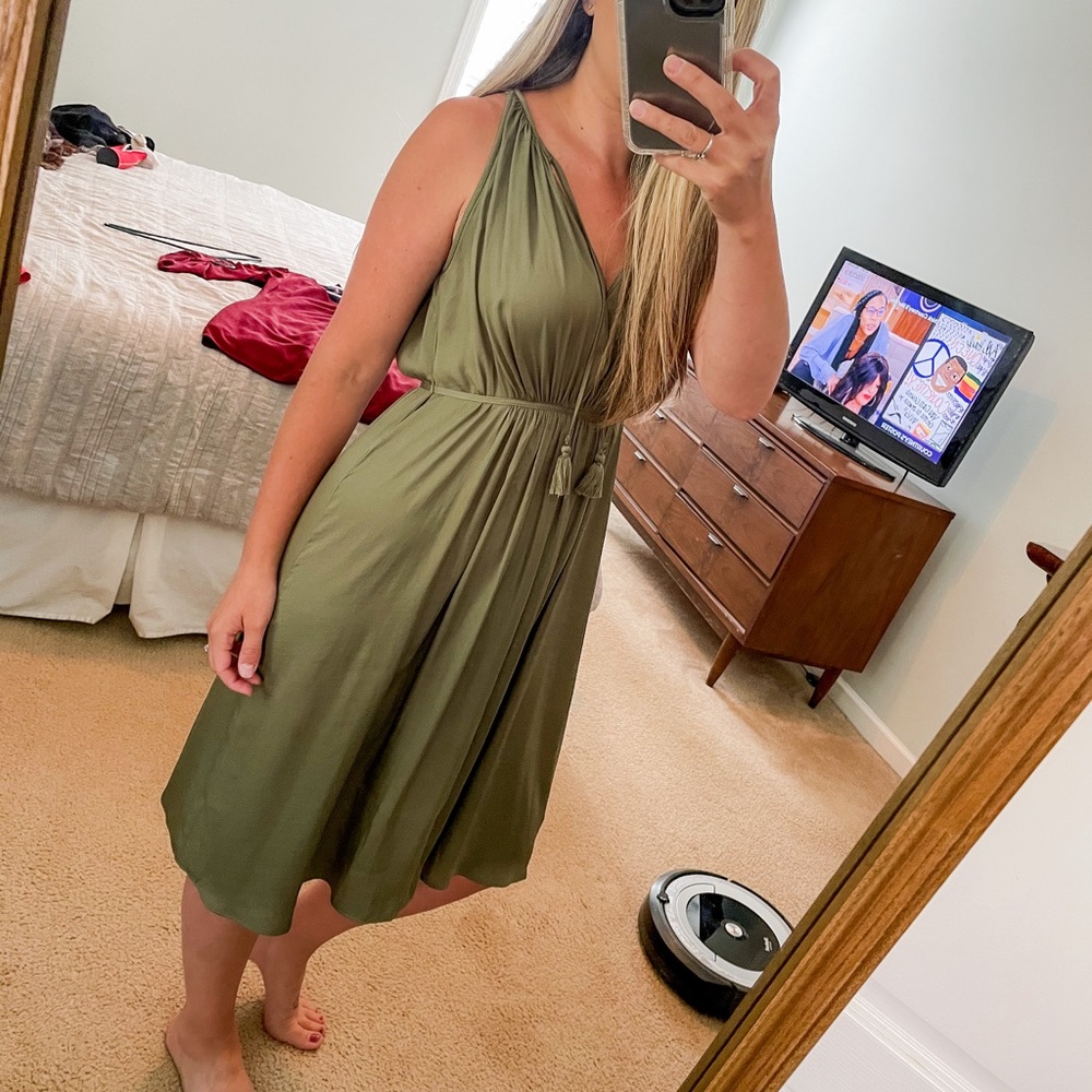 Gorgeous LOFT silky dress